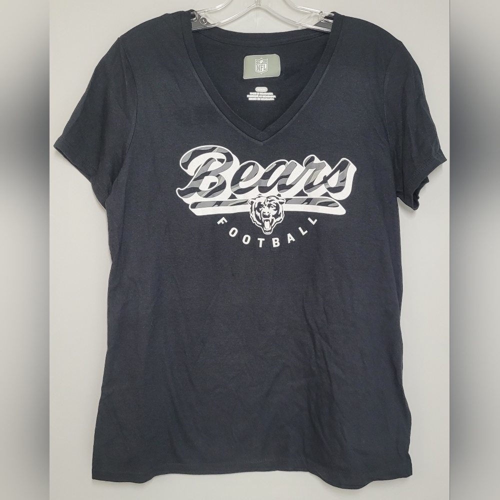 NFL Black V Neck Tee Shirt with Gray Shield Logo Med